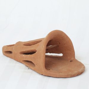 Named in honor of the legendary abolitionist and activist Harriet Tubman, this unique terracotta pot is more than just a piece of pottery—it's a symbol of resilience, guidance, and the path to freedom.